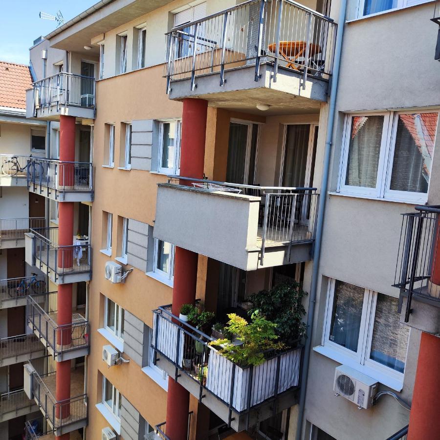 Dolce Vita Zafir Apartman ブダペスト エクステリア 写真